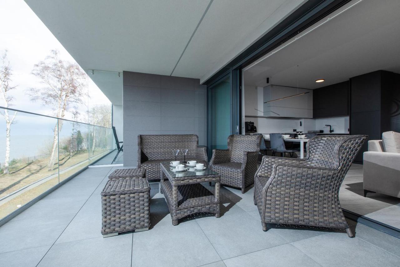Hevenia 8 Apartment Rewal